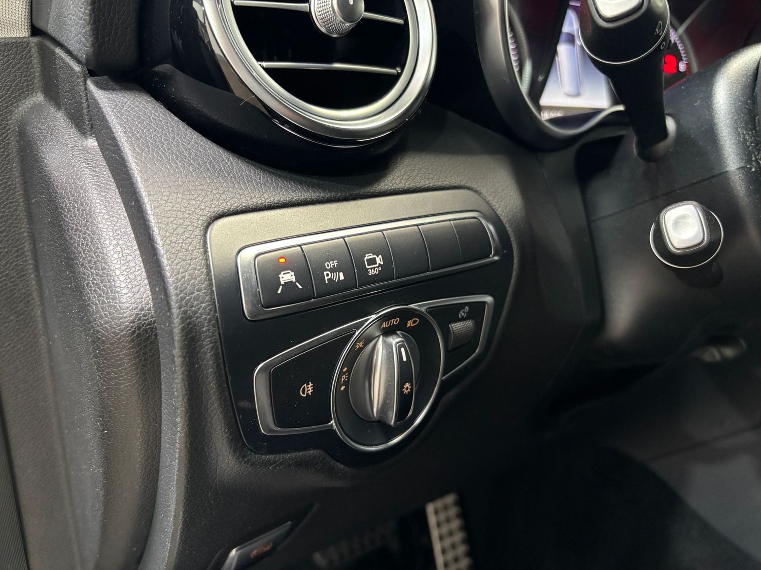 Fahrzeugabbildung Mercedes-Benz GLC 250 d AMG 4Matic#LED#Spur#360°#Alcantara
