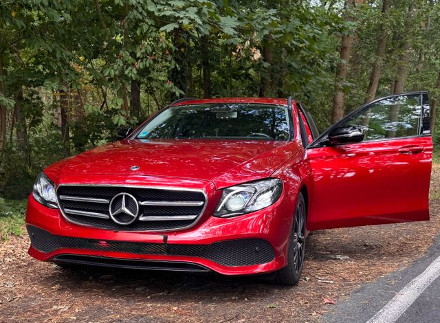 MERCEDES-BENZ E 200 T AVANTGARDE Autom. AVANTGARDE