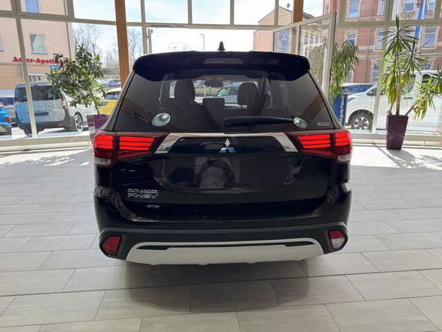 Mitsubishi Outlander PHEV Basis Spirit 4WD