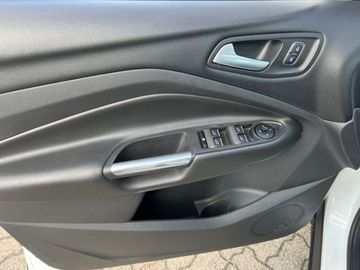 Ford Kuga - 10