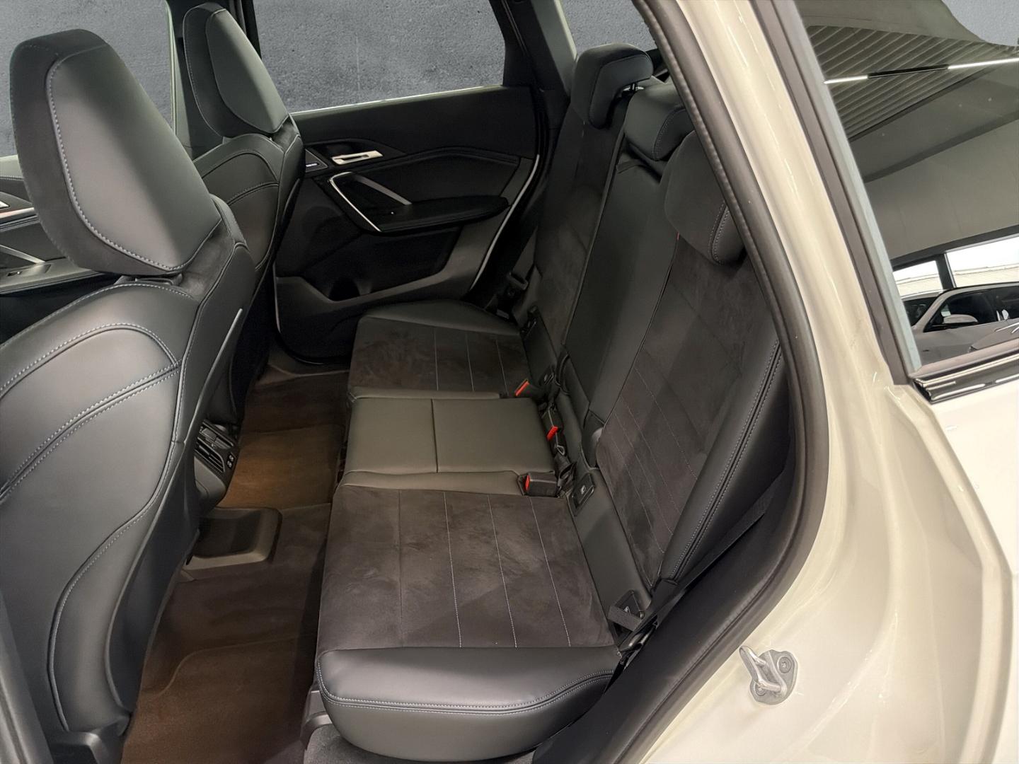 BMW X1 xDrive23d  M Sport 18''LC PROF HuD AHK PANO 3