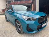 BMW iX1 xDrive30 - 1st owner, accident free M sport  - blaue BMW iX1