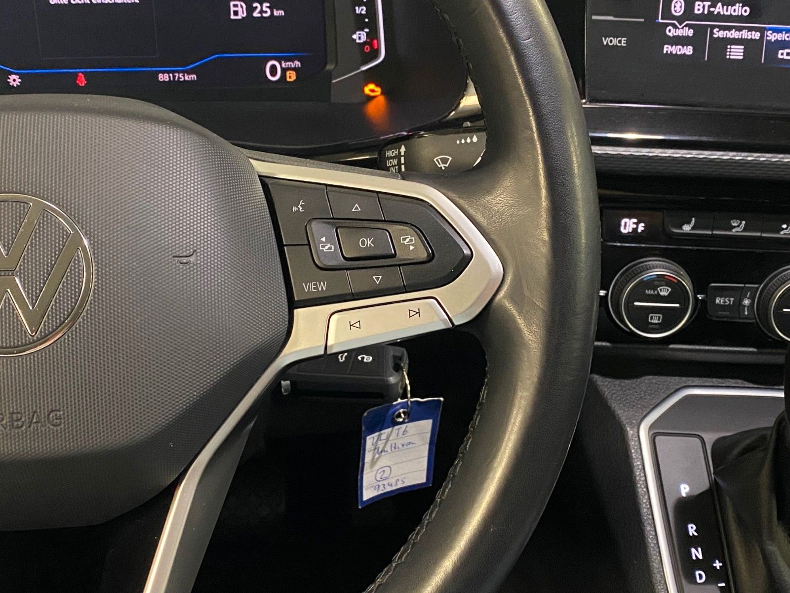 Fahrzeugabbildung Volkswagen T6.1 Multivan Generation Six+ALLRAD+DSG+7 Sitze+