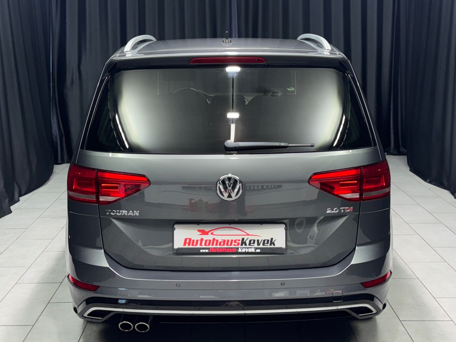 Fahrzeugabbildung Volkswagen Touran Highline|DSG|NAVI|7-SITZER|R-LINE|
