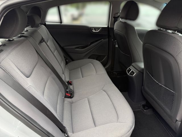 Fahrzeugabbildung Hyundai IONIQ Style Plug-In Hybrid 1.6 GDI +NAVI+KLIMA+P