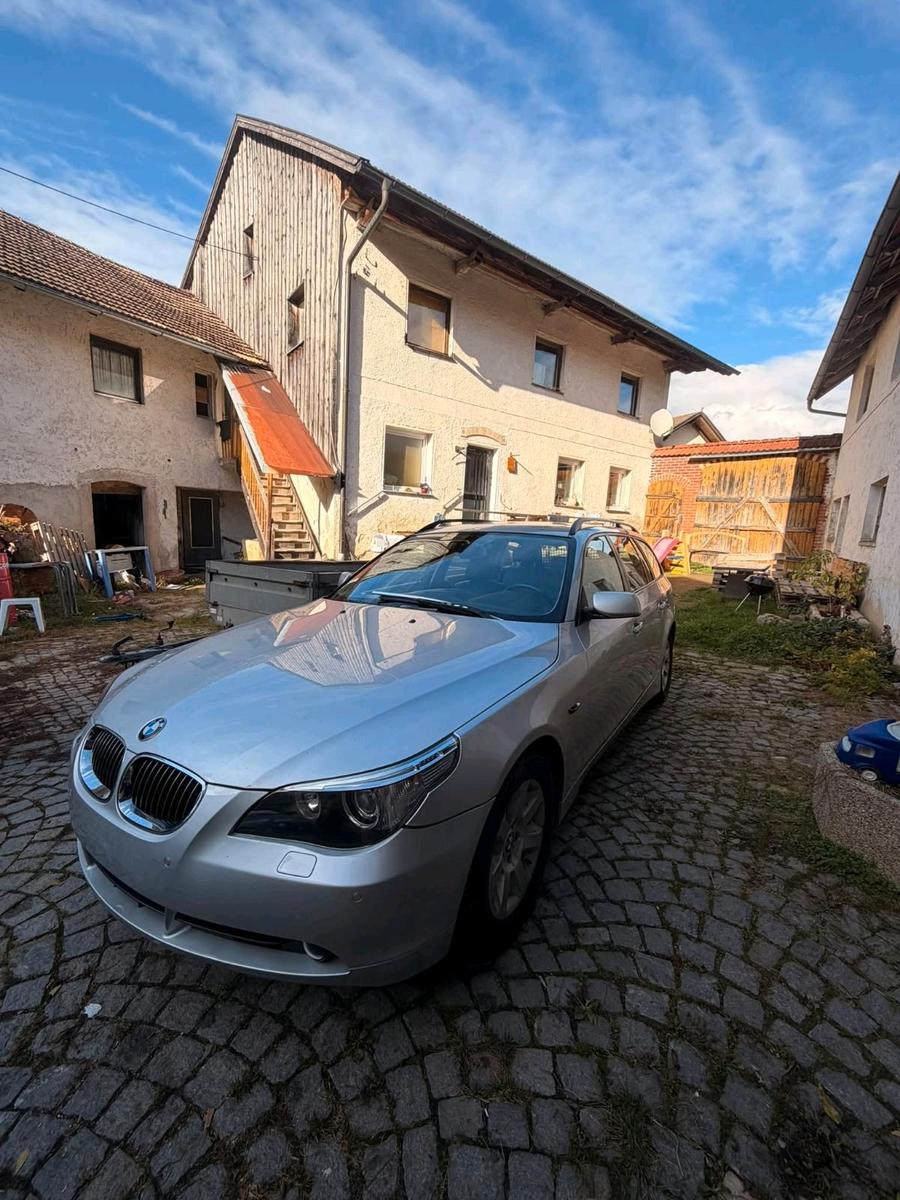 BMW 525