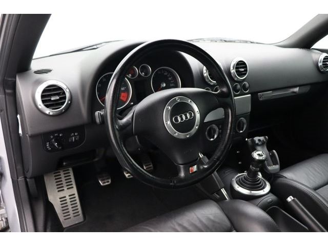 Fahrzeugabbildung Audi TT RoadsterCabrio1.8T