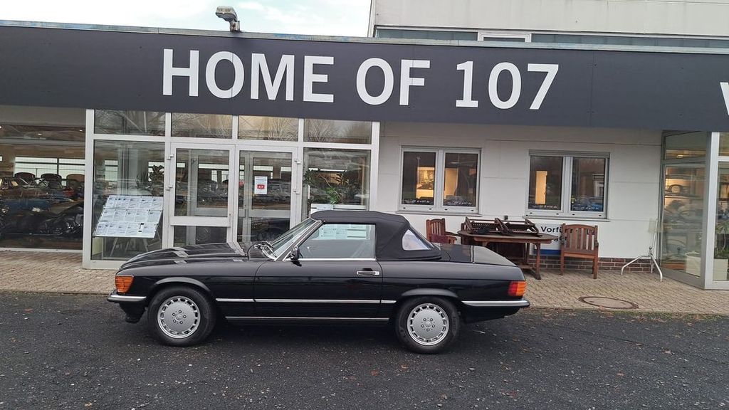 Mercedes-Benz SL 560