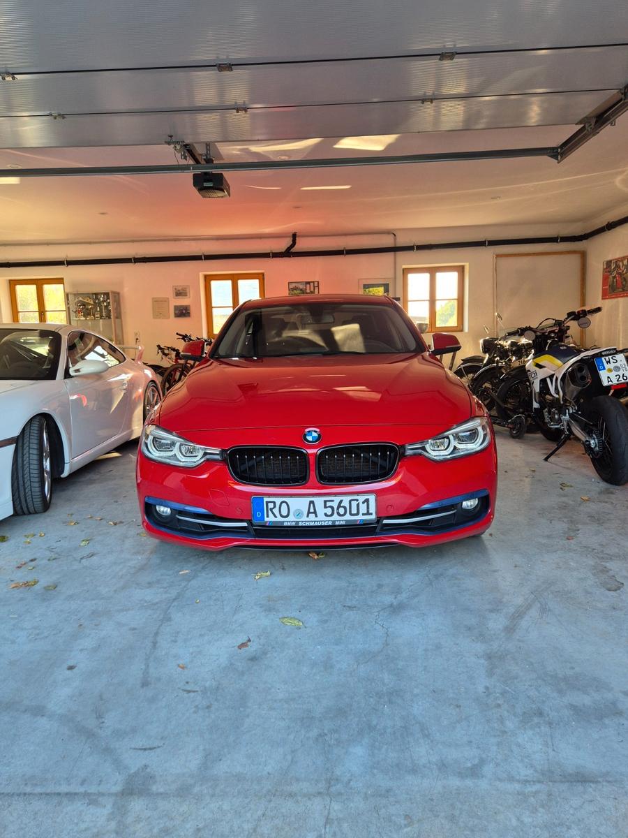 BMW 330i xDrive Sport Line Automatic 2. Hand