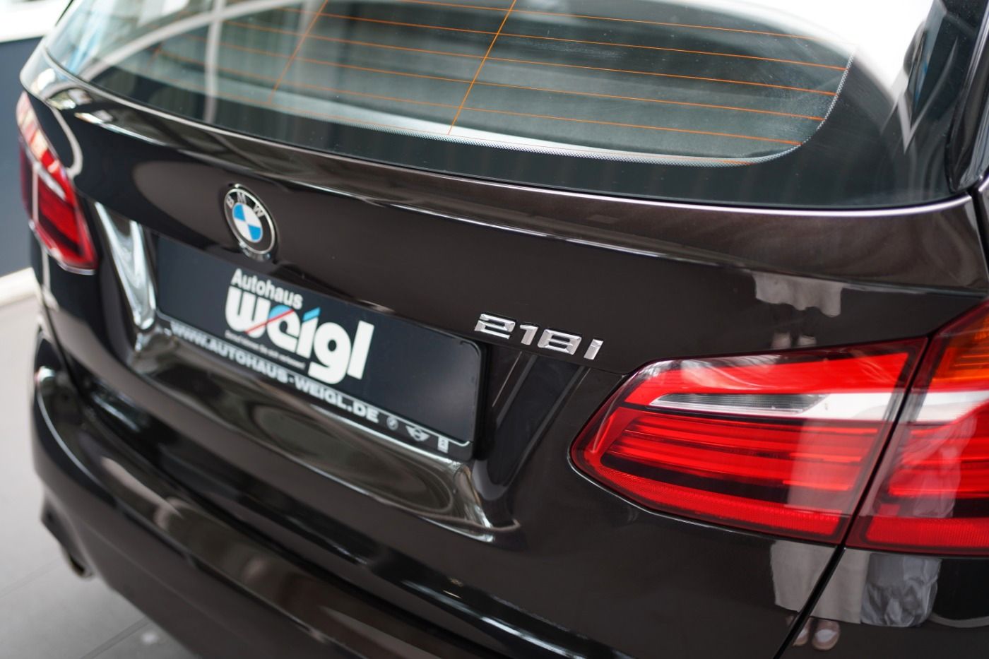 Fahrzeugabbildung BMW 218iA Active Tourer Advantage +AHK+Navi+LED+PDC+