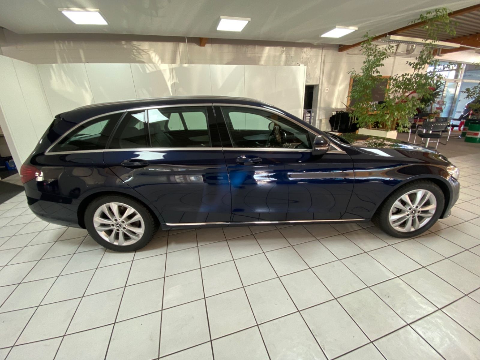 Fahrzeugabbildung Mercedes-Benz C -Klasse 220d T-Modell *Business, Avantgarde*