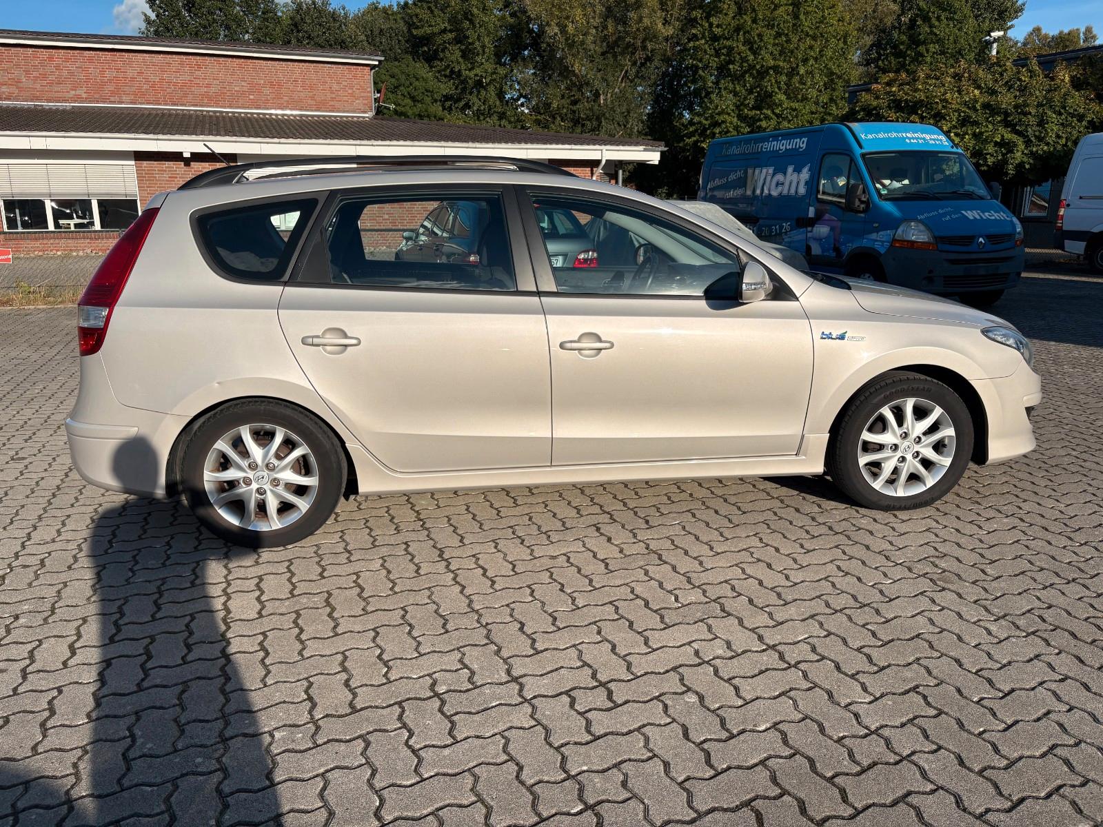 Hyundai i30 2010 — engine 1.582 cm³, 116 HP (85kW)