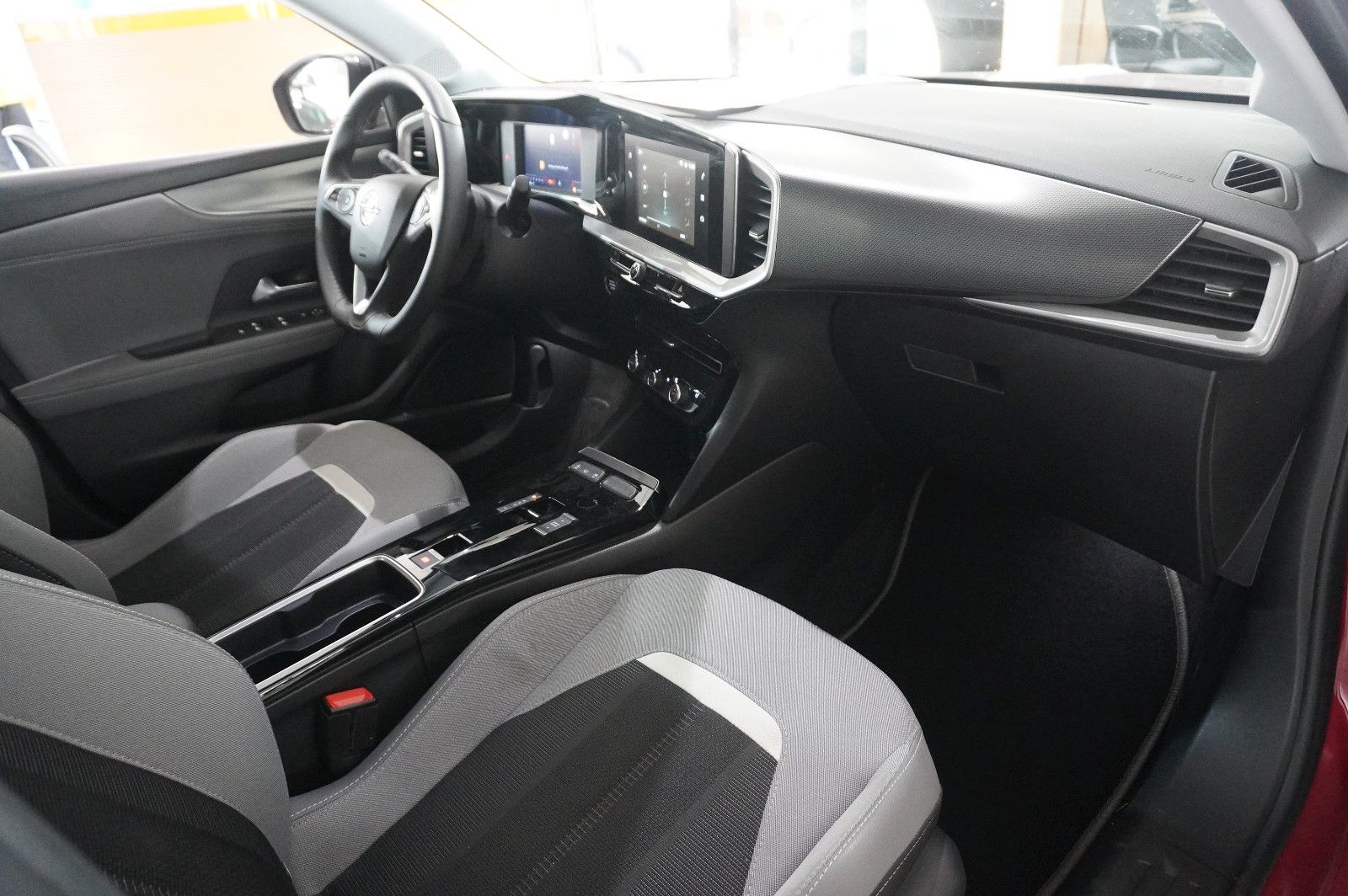 Fahrzeugabbildung Opel Mokka 1.2T ELEGANCE NAVI/LED/KAMERA/SH/SPORT/DAB