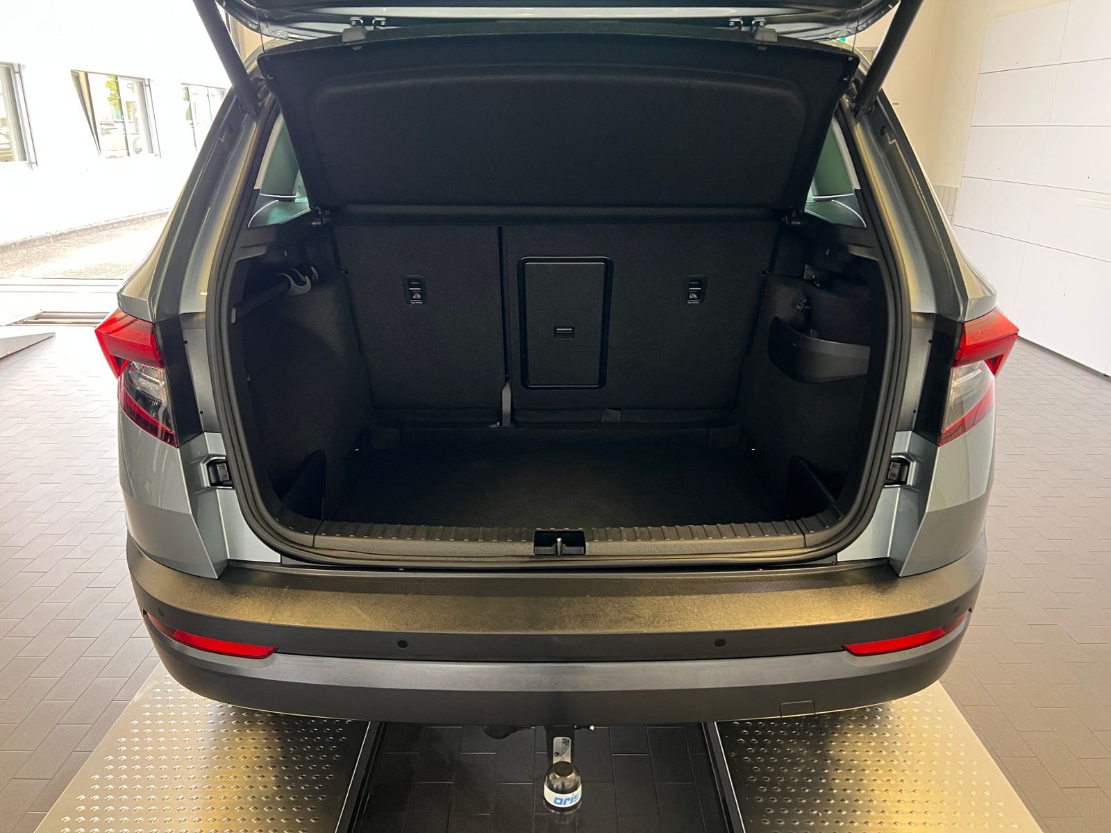 Fahrzeugabbildung SKODA Karoq Style 1.5 TSI DSG *AHK, LED, SmartLink, Ka