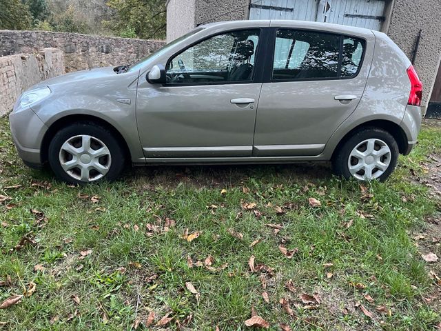 Dacia sandero 1,5 dci Zahnriemen+Wapu, tüv...