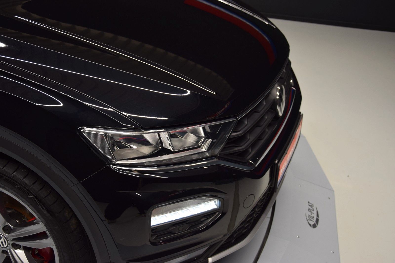 Fahrzeugabbildung Volkswagen T-Roc Sport NAVI LED