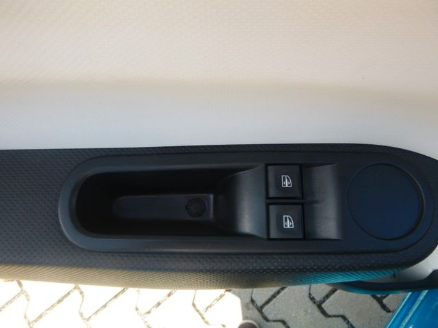 Fahrzeugabbildung Renault Twingo 1,0 SCe 70 >49.943KM/Sitzheizung<