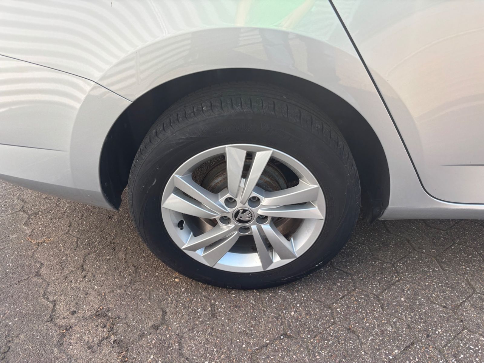 Fahrzeugabbildung SKODA Fabia Combi  1.0 TSI