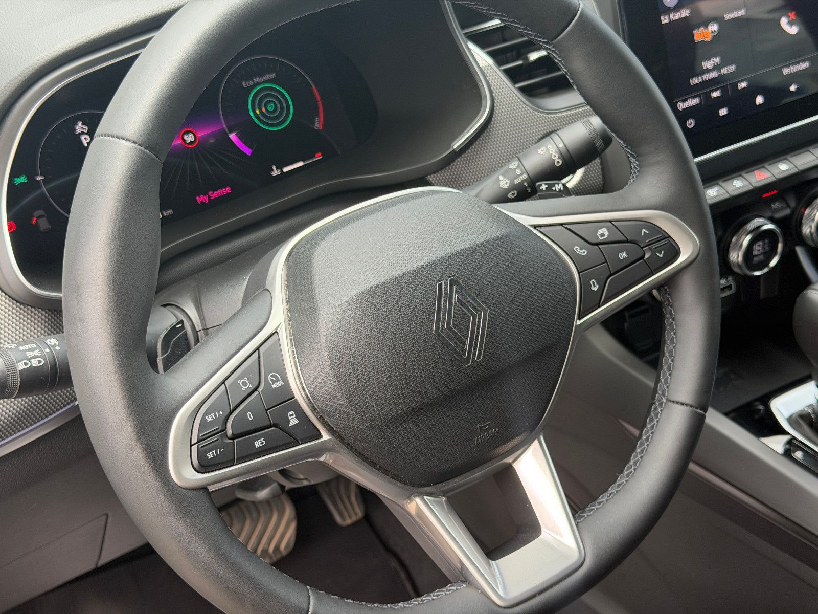 Fahrzeugabbildung Renault Arkana Techno/KAMERA/AMBIENTE/KAMERA/LEDER/ACC
