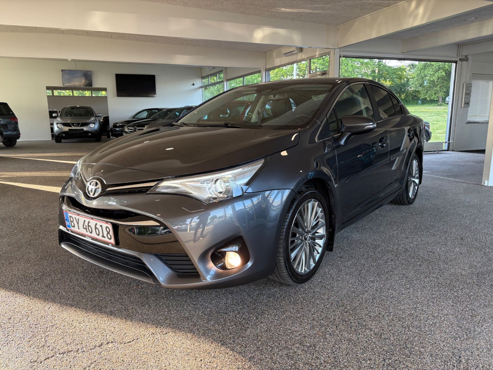 TOYOTA Avensis