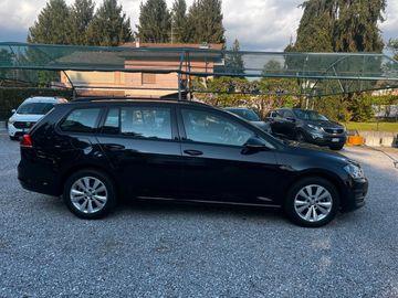 Volkswagen Golf - 8