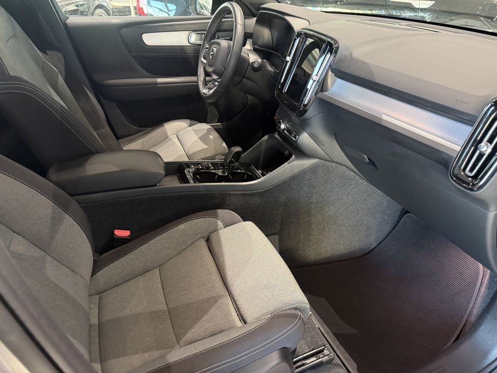 Volvo XC40 1.5 T4 Plus Dark imagem 3
