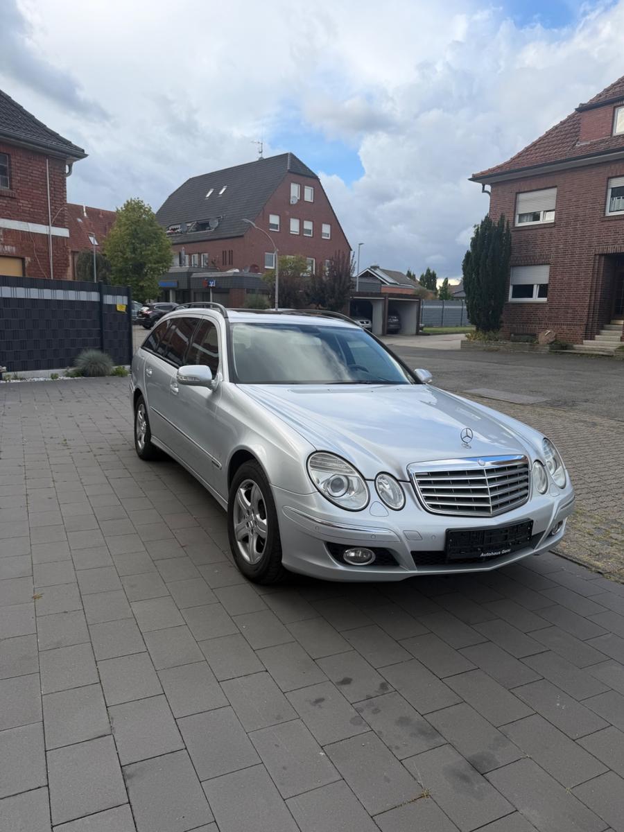 Mercedes-Benz E280 2008 — rear view