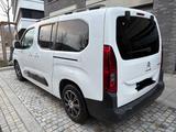 Citroën Berlingo PureTech FEEL XL  -  AHK | Keyless  - Citroën Berlingo: Xl
