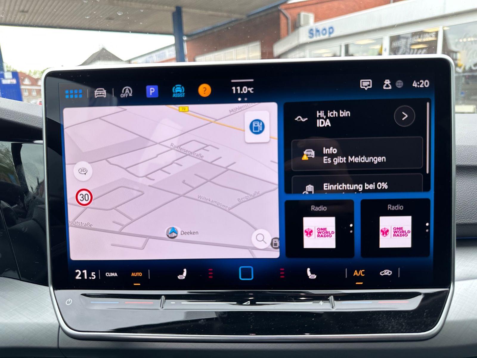 Fahrzeugabbildung Volkswagen Golf VIII Variant 1.5 TSI Life Navi/ACC/LED/Shzg