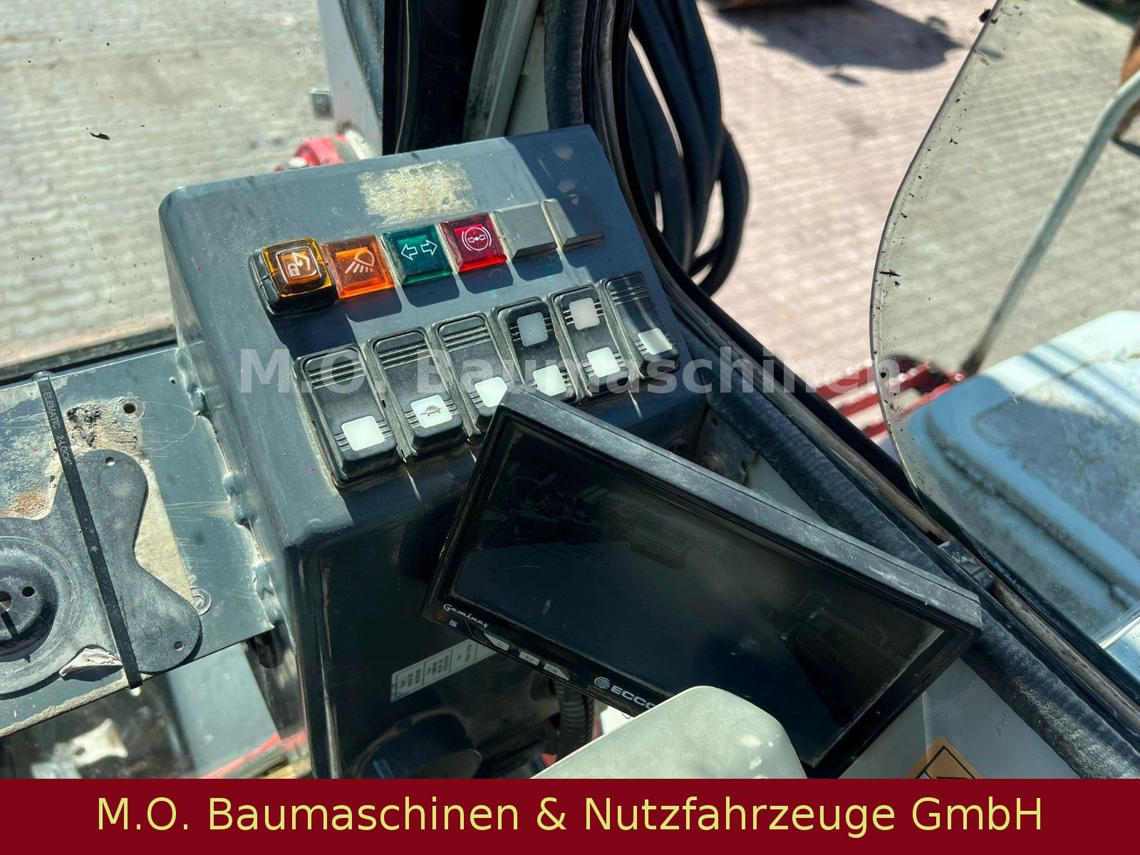 Fahrzeugabbildung Takeuchi TB 175 W / SW / Hammeleitung /