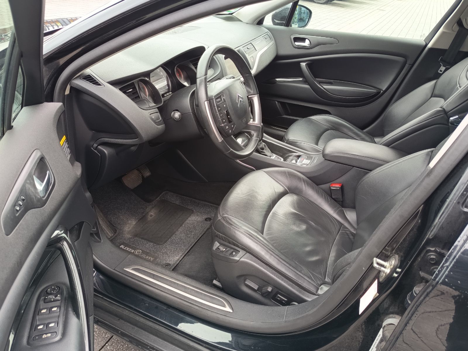 Fahrzeugabbildung Citroën C5 Tourer Exclusive NAVI KLIMAAUTO LEDER AHK SHZ