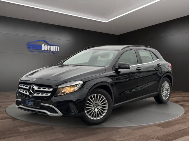 Mercedes-Benz GLA 180 1.HAND 12.500KM CARPLAY KAMERA LEDER