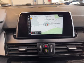 BMW 218d Active Tourer *NAVI*1.HAND*19%*PDC*SHZ*