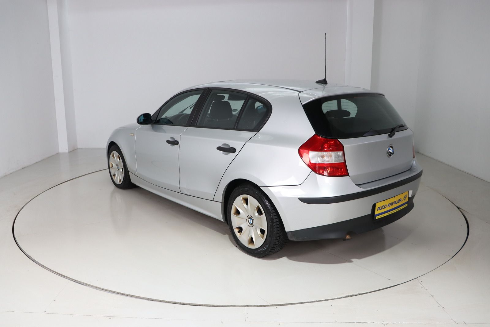 Fahrzeugabbildung BMW 118 d * Navi * Schiebedach