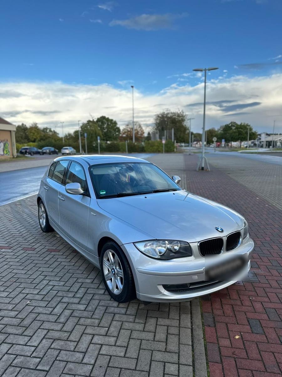 BMW 118 2011 — engine 143 HP (105kW)