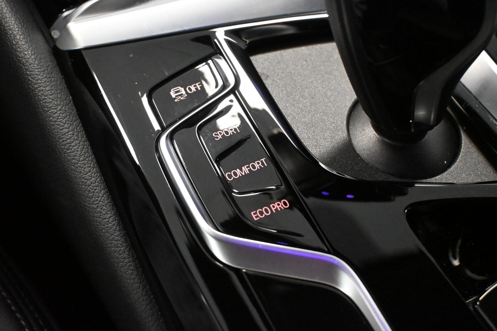 BMW 530 d *KAMERA*ACC*M LENKRAD*KEYLESS*CARPLAY *LED