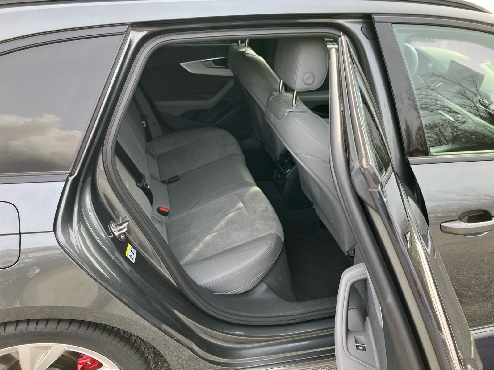 Audi S4 - Bild 10