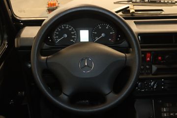 Mercedes G 300 - 12
