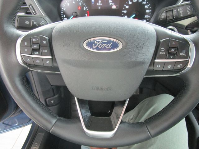 Kuga Titanium/LED/ACC/RFK/Key Free/TWA
