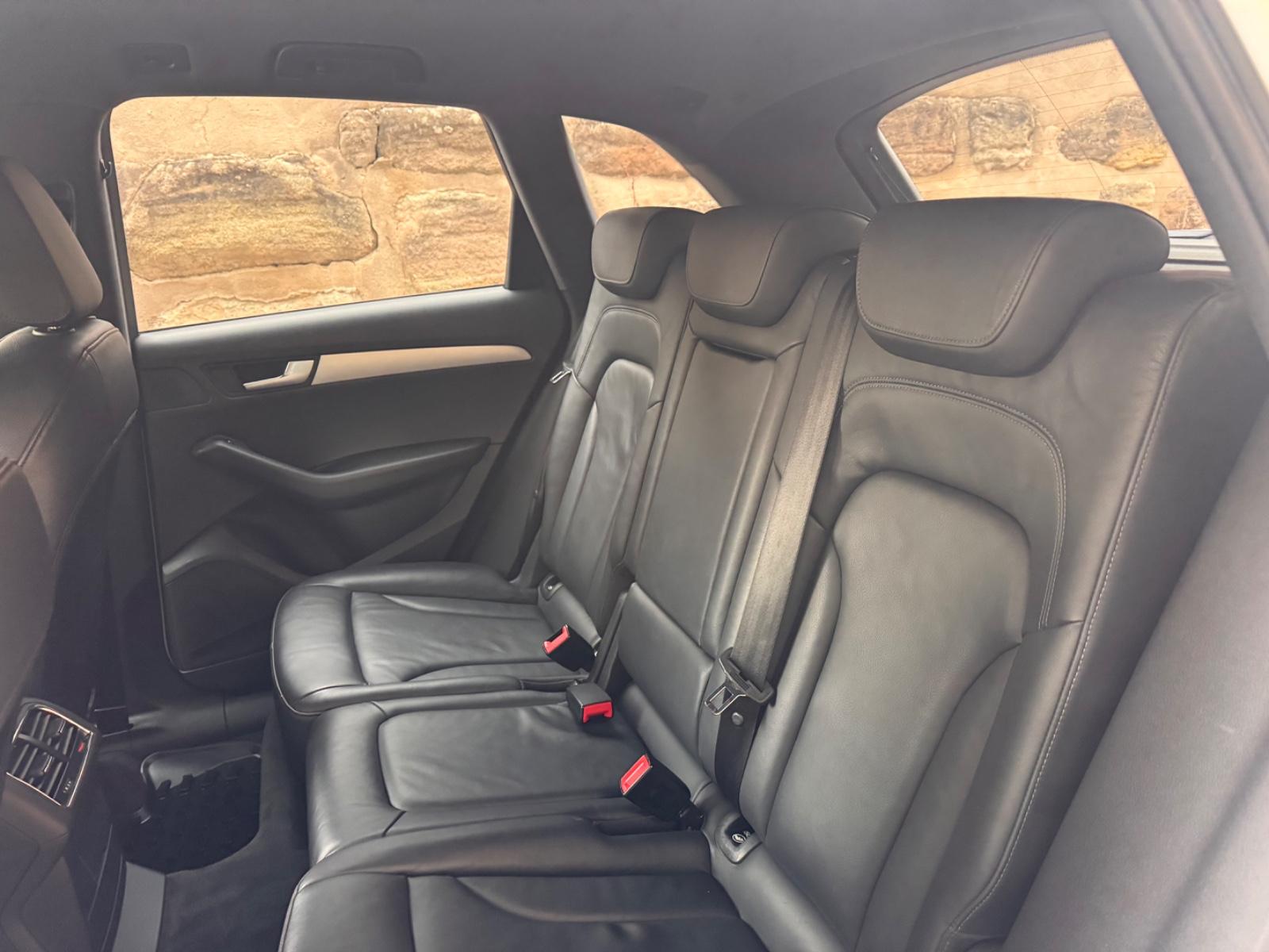 AUDI Q5 3.0 TDI QUATTRO S-LINE 2TE HAND | 239 ch | BVA | HAYON ÉLECTRIQUE | PACK SPORT | VOLANT EN CUIR