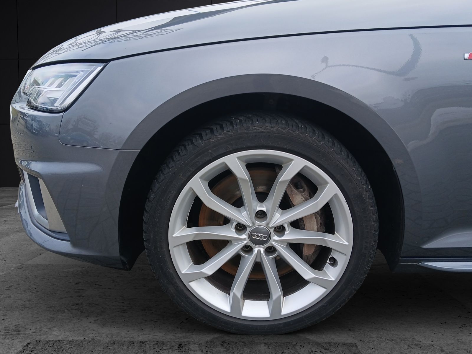 Fahrzeugabbildung Audi A4 Avant 45 TDI sport quattro S-Line Matrix Navi