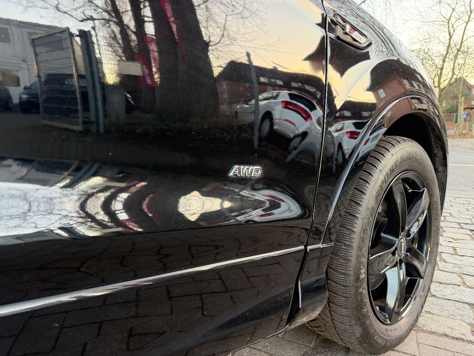 Fahrzeugabbildung Ford Kuga ST-Line ALLRAD*PANO*ALCANTARA*AHK*