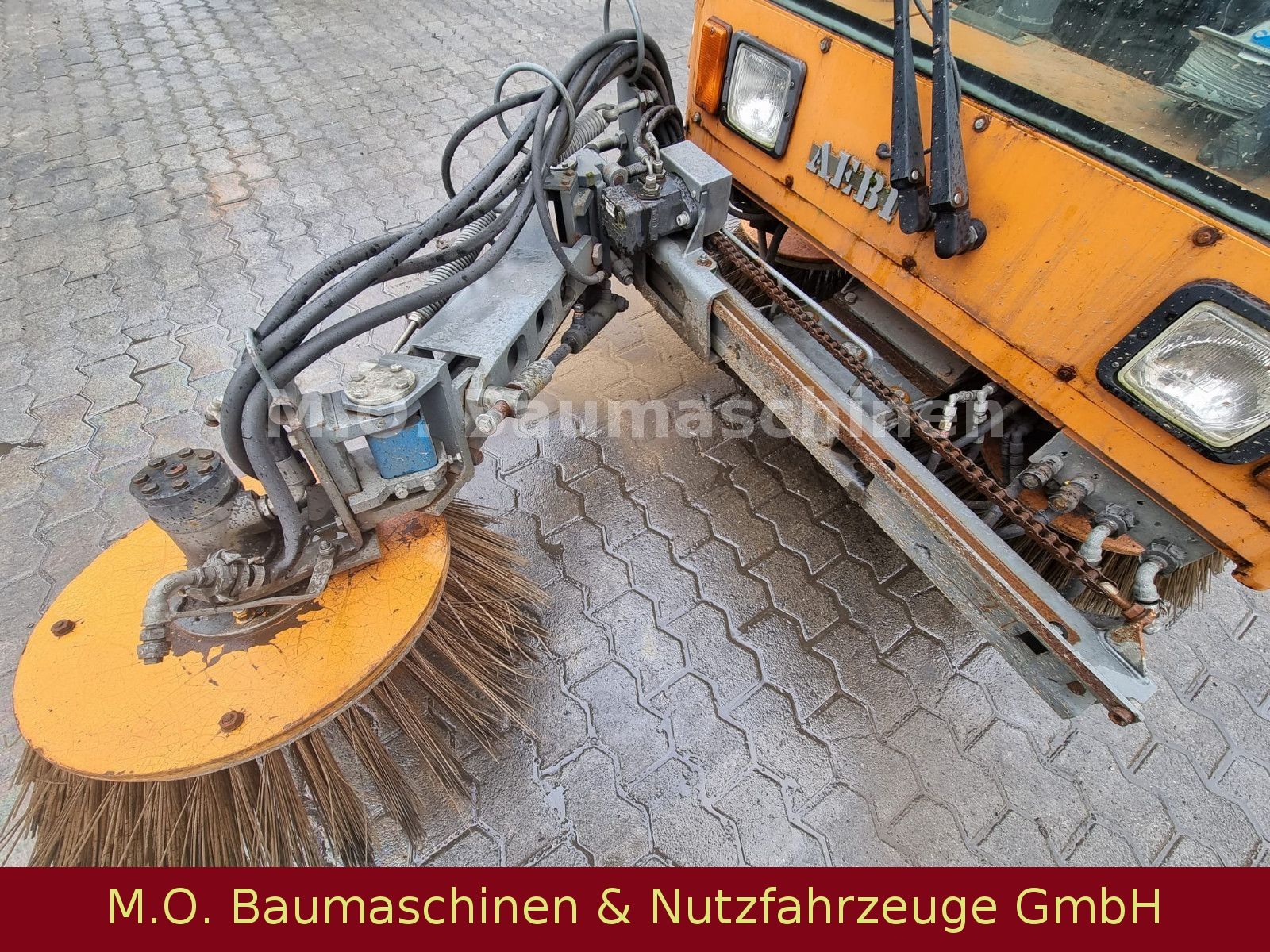 Fahrzeugabbildung Schmidt AEBI Bougie MFH 2200 / Kehrmaschine /