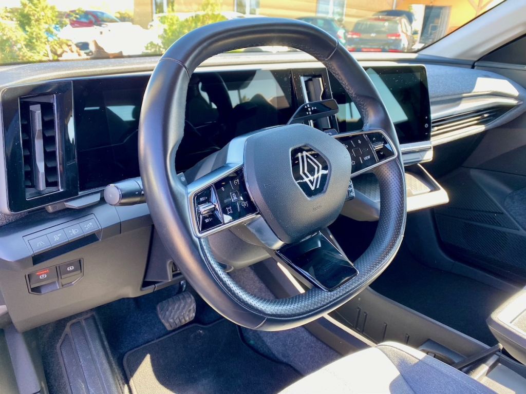 Fahrzeugabbildung Renault Megane E-TECH EV40 AAC SHZ CARPLAY LED KAMERA