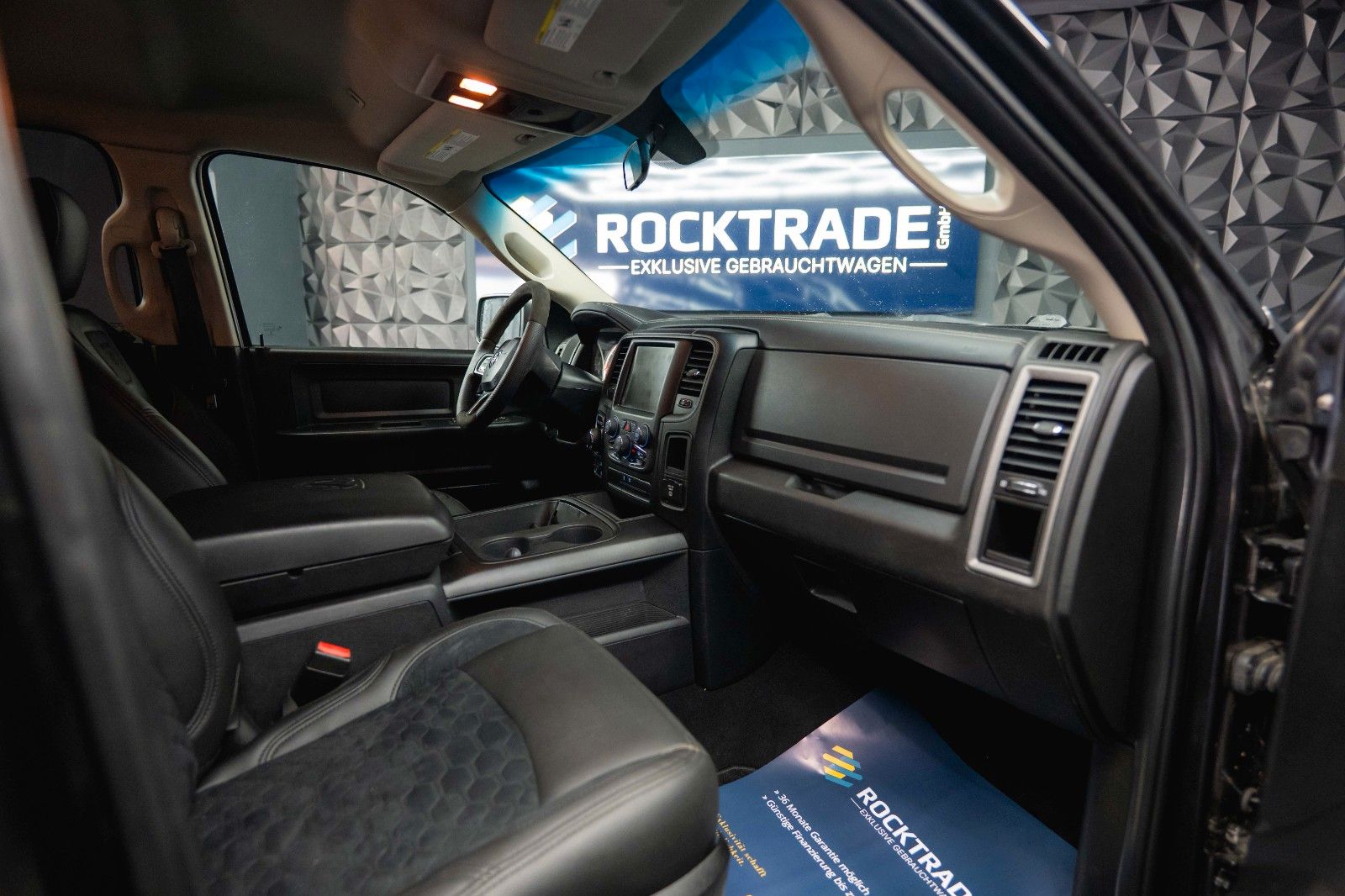 Fahrzeugabbildung Dodge RAM 5.7 V8 HEMI 4x4 Sport OFFROAD Night LONGBED