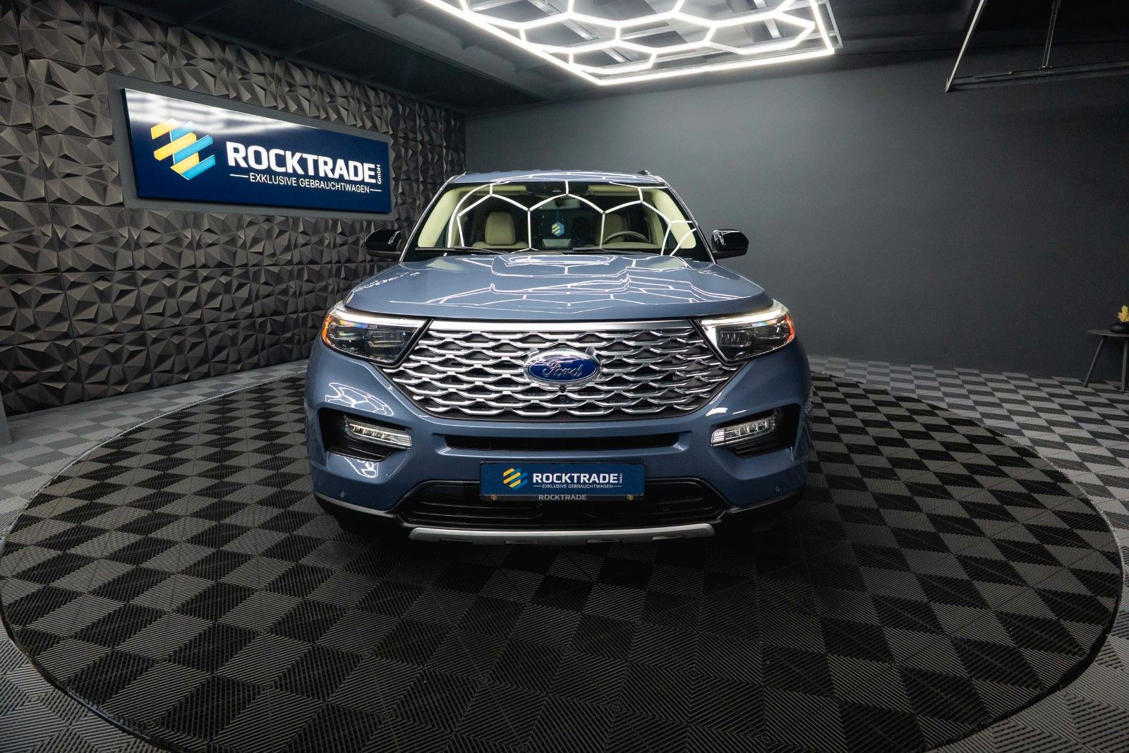 Fahrzeugabbildung Ford Explorer PLATINUM 3.0 V6 TwinTurbo 4x4 *360*ACC*