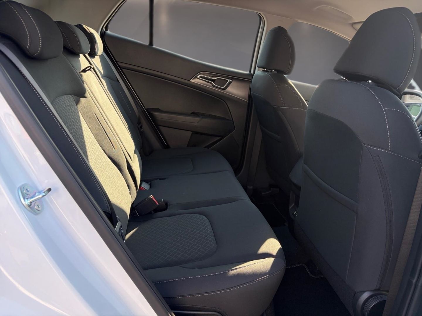 Fahrzeugabbildung Kia Sportage Core 1.6T 2WD Navi Digitales Cockpit LE