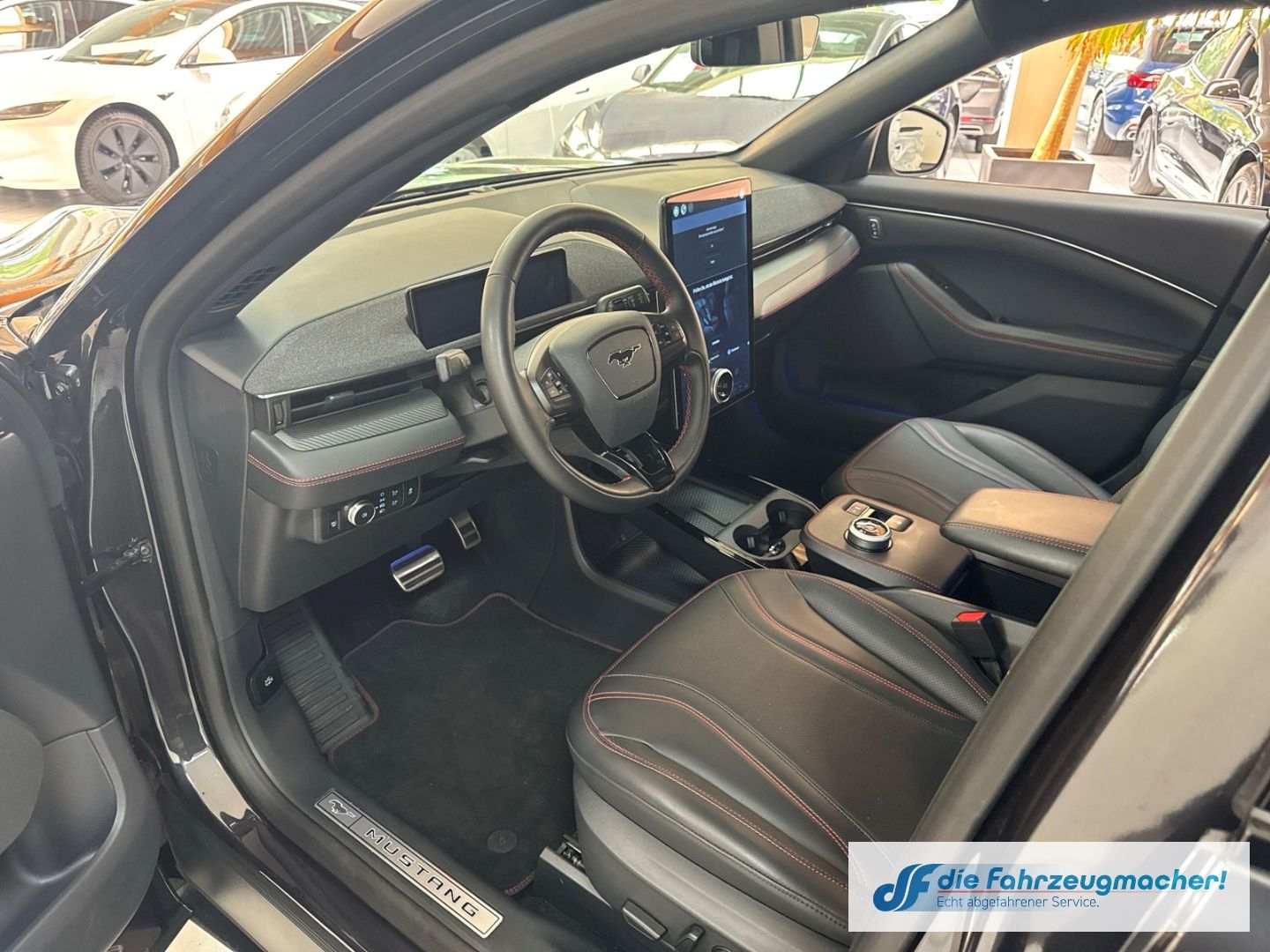 Fahrzeugabbildung Ford Mustang MACH-E Mach-E Premium AWD Navi Digitales