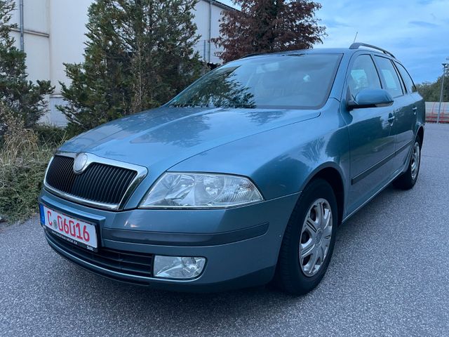 Skoda Octavia Combi 1.6 Benzin, Klima, 8 Fach Bereift