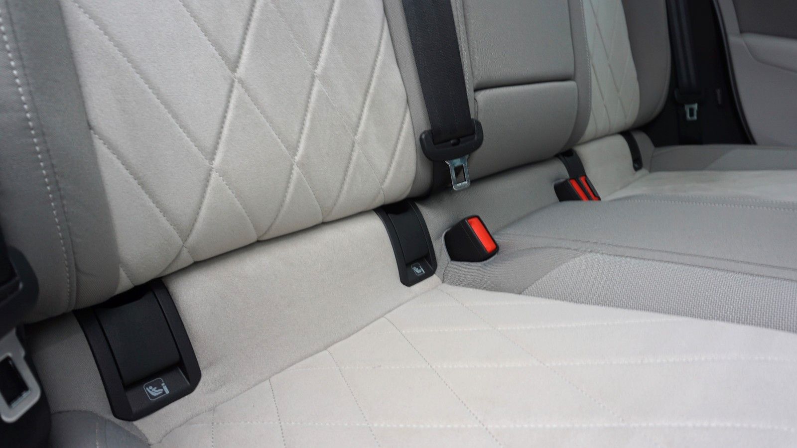 Fahrzeugabbildung Volkswagen Golf VIII Variant Style, Navi,LED,HUD,Kamera +WR